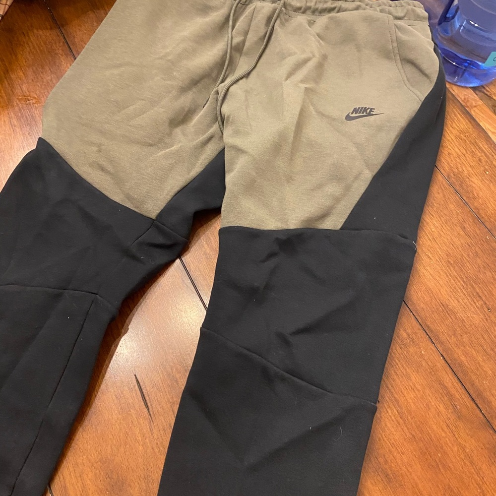 Men’s Nike Tech Sweatpants